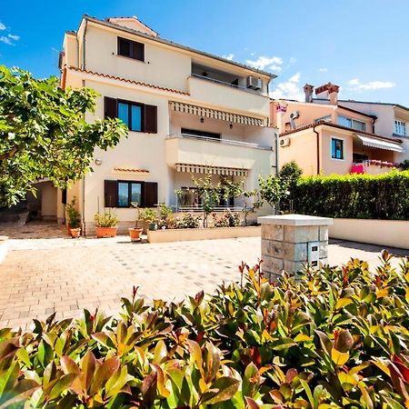 רוביני Apartments Milar מראה חיצוני תמונה