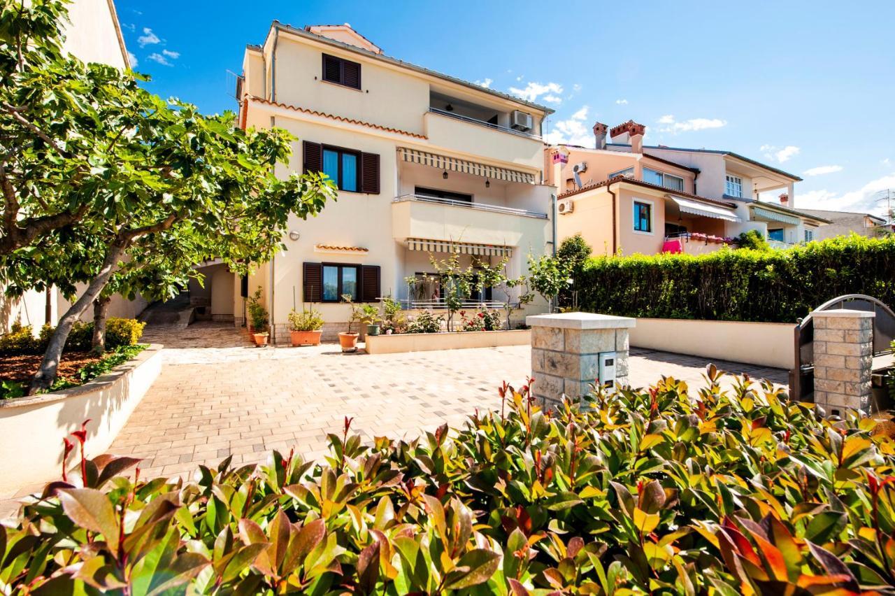 רוביני Apartments Milar מראה חיצוני תמונה