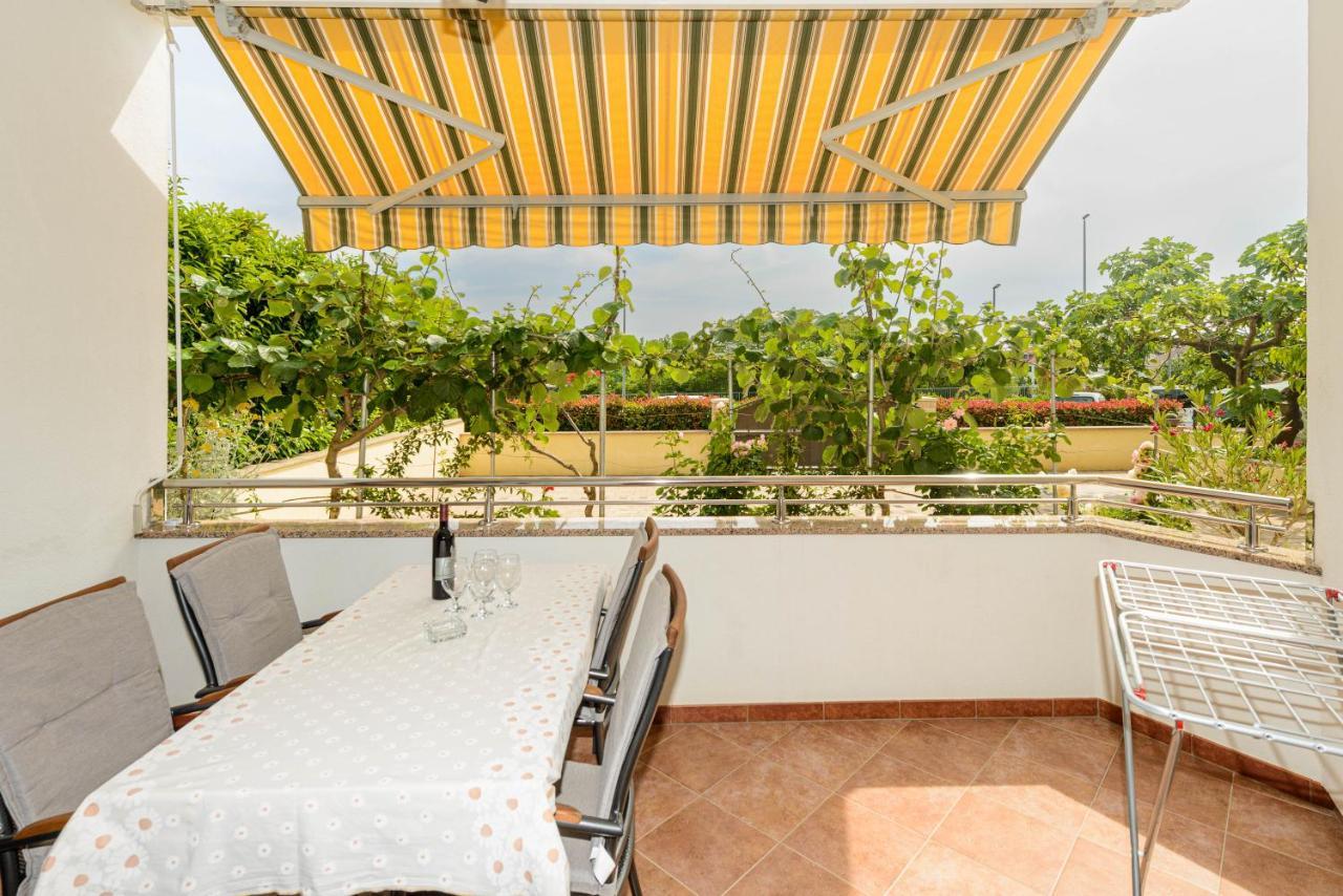 רוביני Apartments Milar מראה חיצוני תמונה
