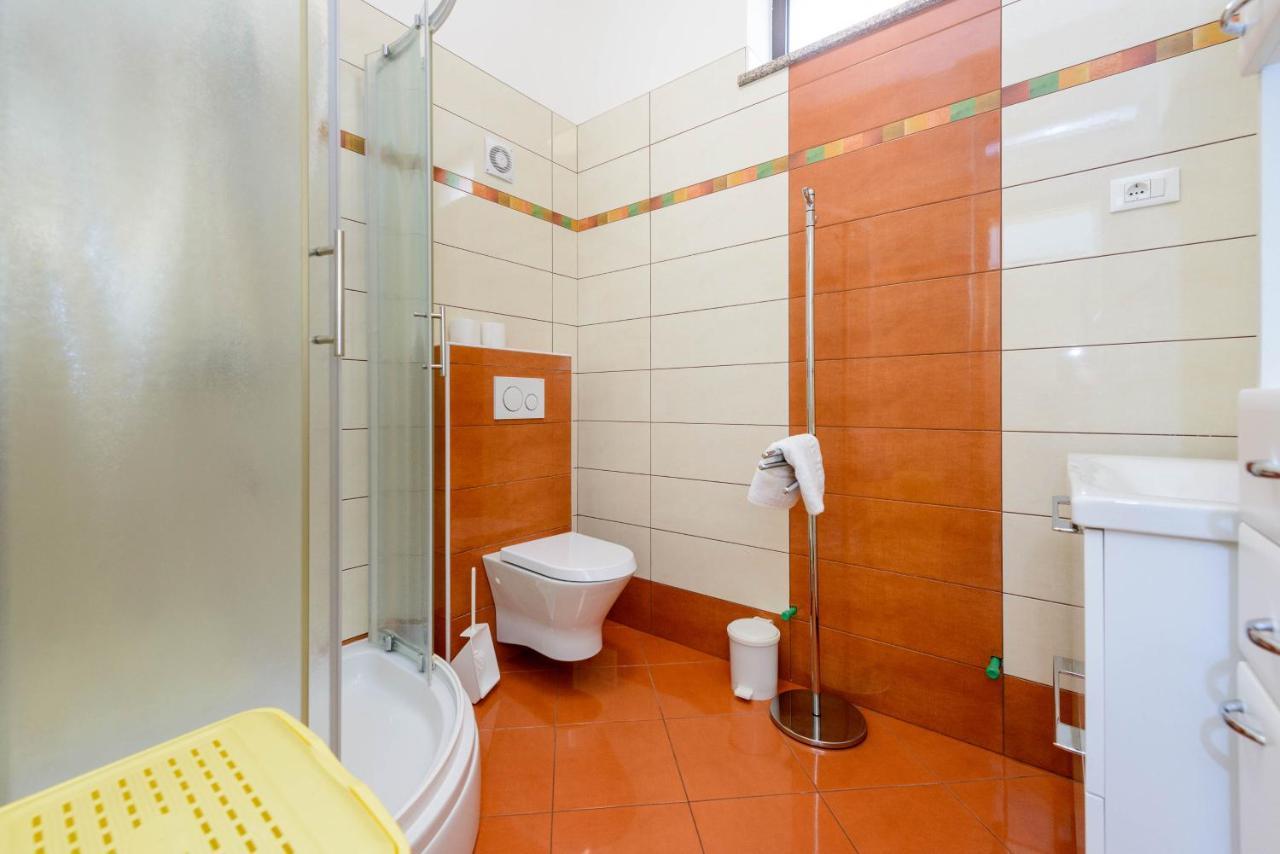 רוביני Apartments Milar מראה חיצוני תמונה