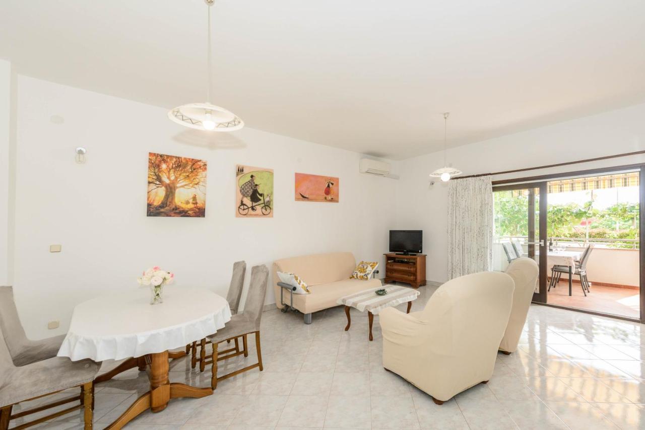 רוביני Apartments Milar מראה חיצוני תמונה