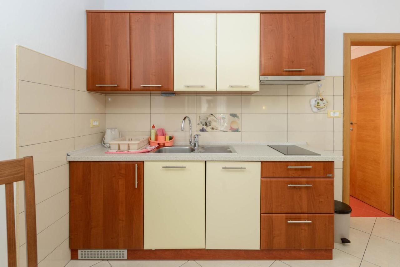 רוביני Apartments Milar מראה חיצוני תמונה