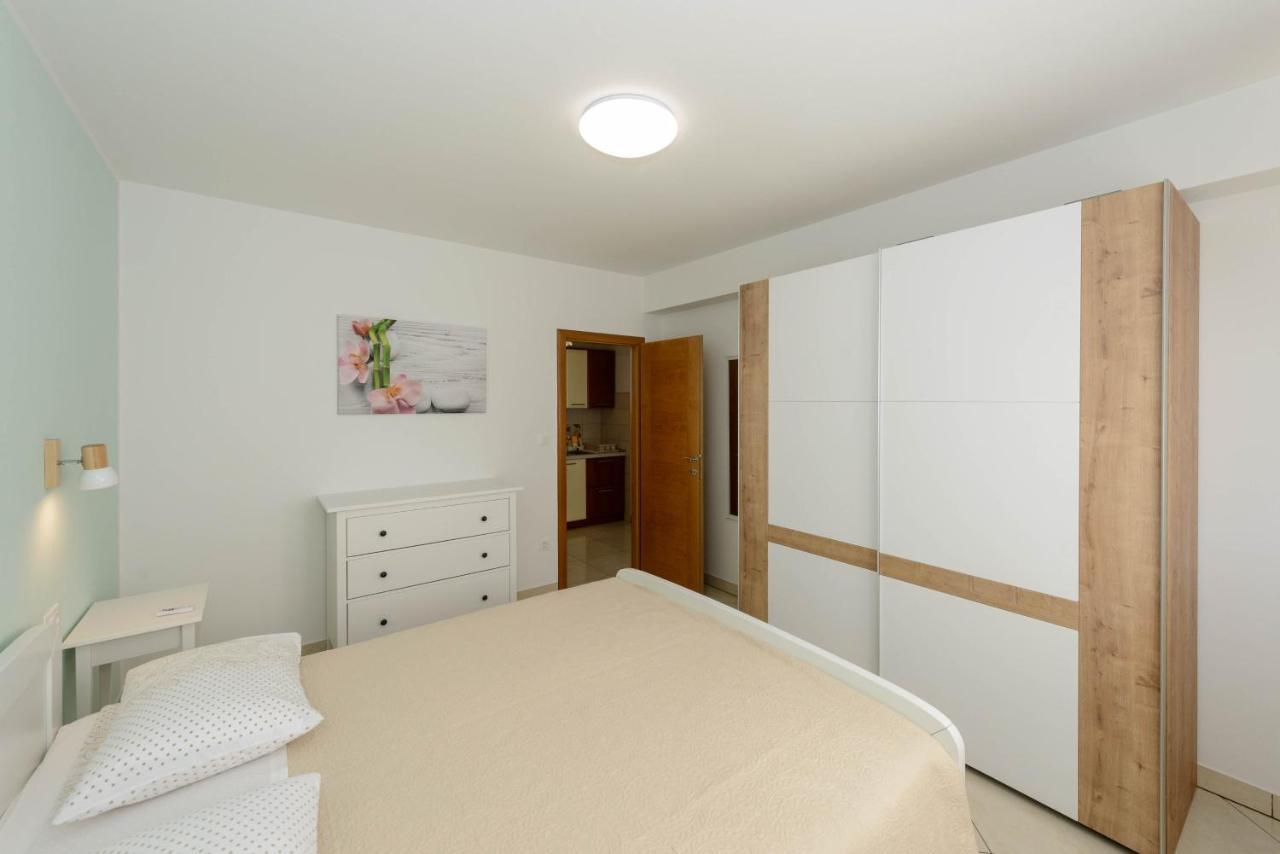 רוביני Apartments Milar מראה חיצוני תמונה