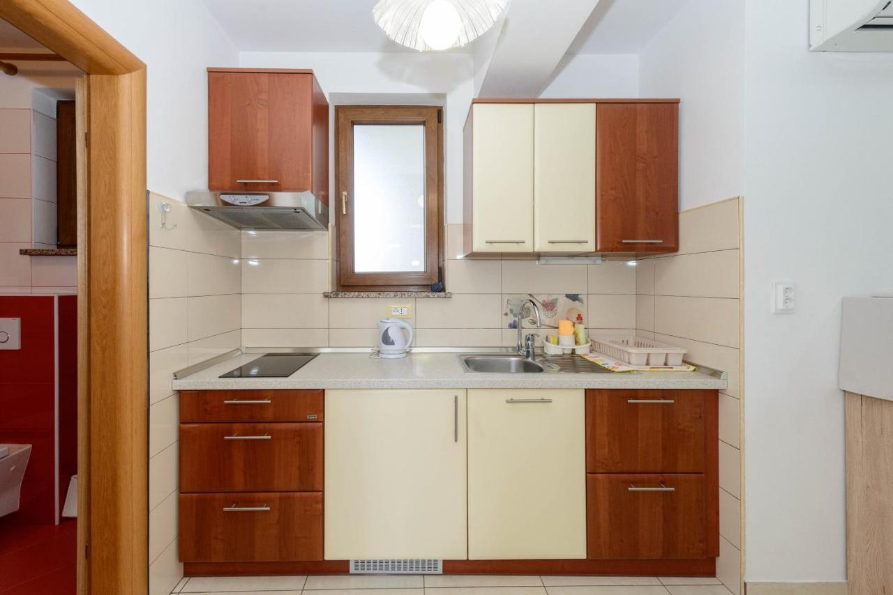 רוביני Apartments Milar מראה חיצוני תמונה