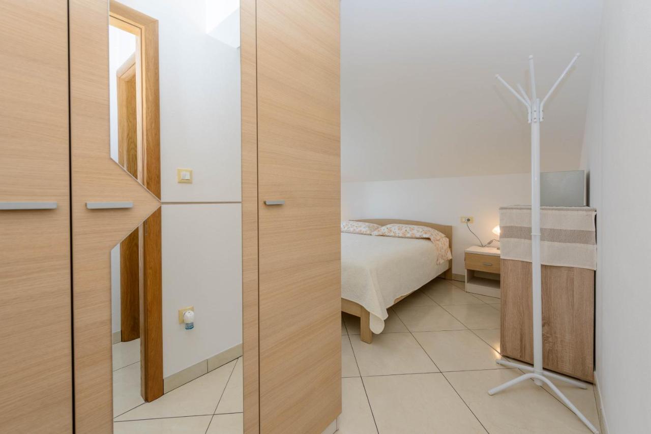 רוביני Apartments Milar מראה חיצוני תמונה